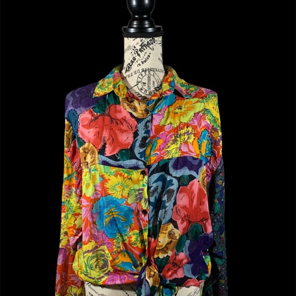 Take away women's medium floral blouse